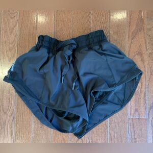 Lululemon hotly-hot low rise